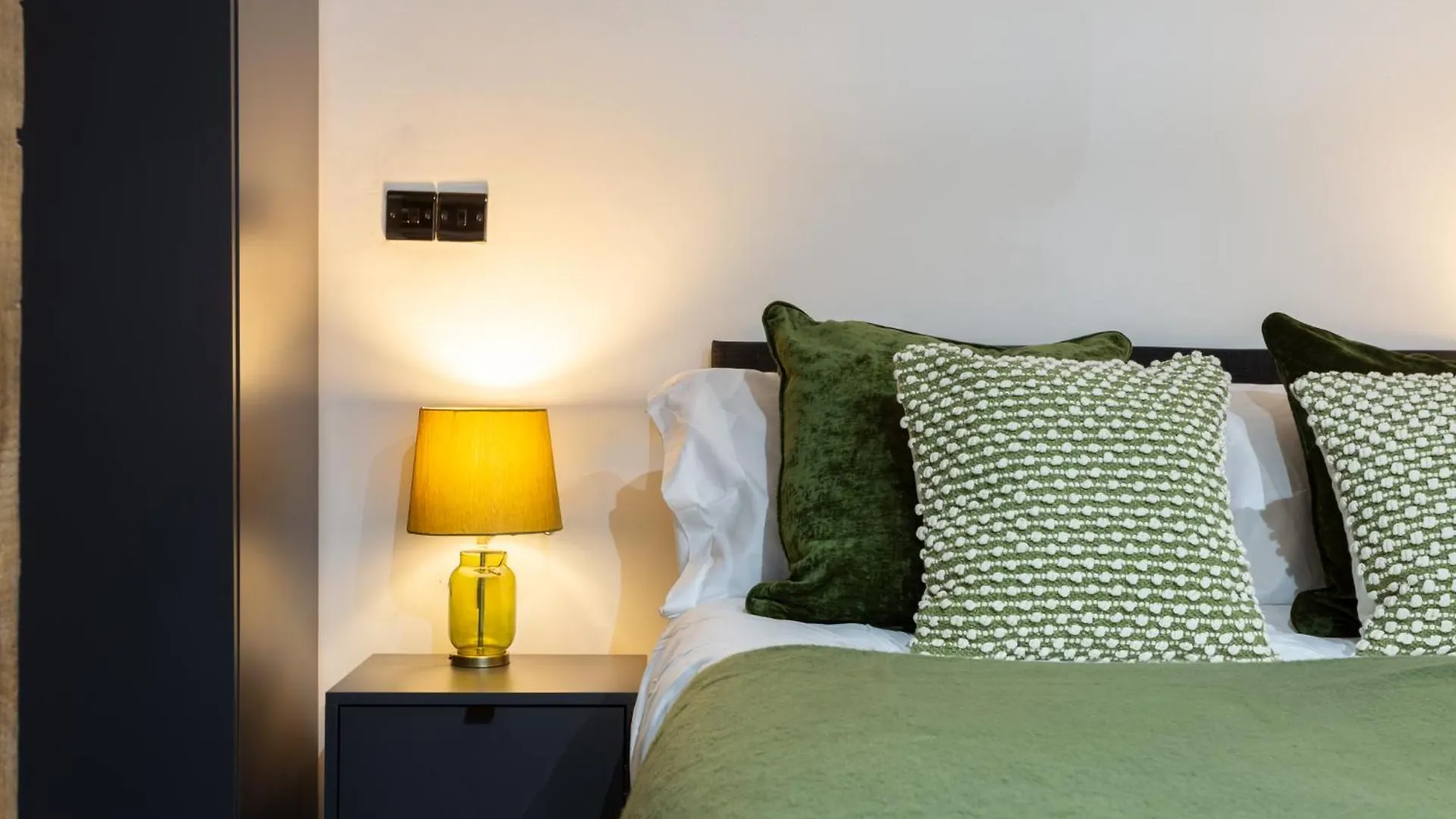 Bradford Luxury Central Apartment