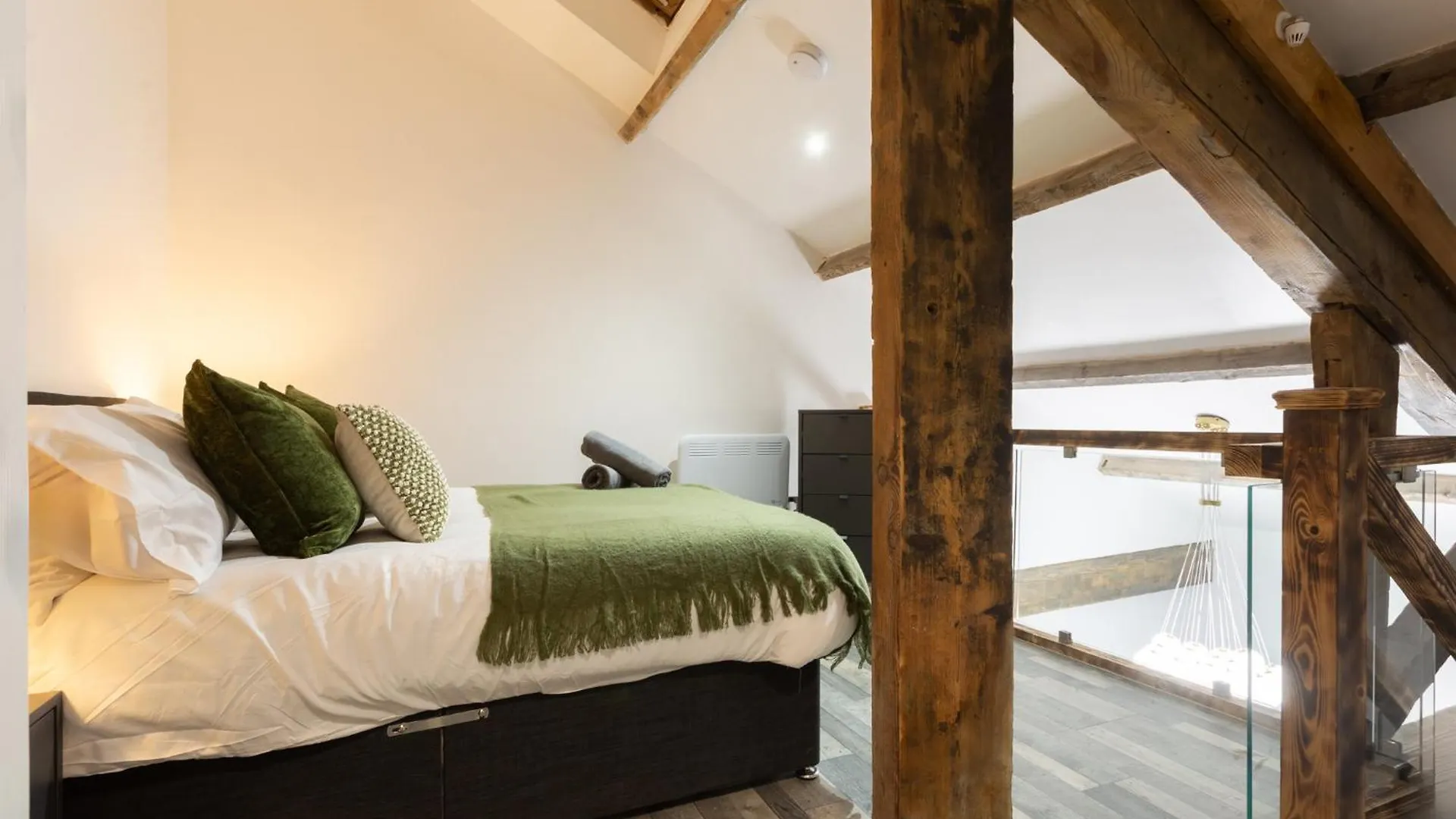 Bradford Luxury Central Apartment